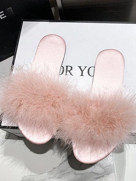 U【Valentine's Day】Cute Pink Red Cosy Plush Slippers to Wear at Home and Away | Musebree - Musebree