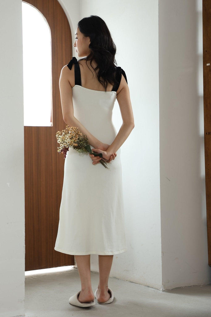 Y Simple Light Luxury Bow Shoulder Strap Design White Long Dress | Musebree - Musebree