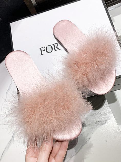 U【Valentine's Day】Cute Pink Red Cosy Plush Slippers to Wear at Home and Away | Musebree - Musebree