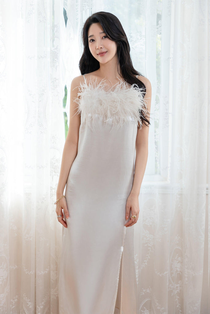 W White Glamorous Ostrich Feather Nightgown, Perfect For Intimate Home Dates | Musebree - Musebree