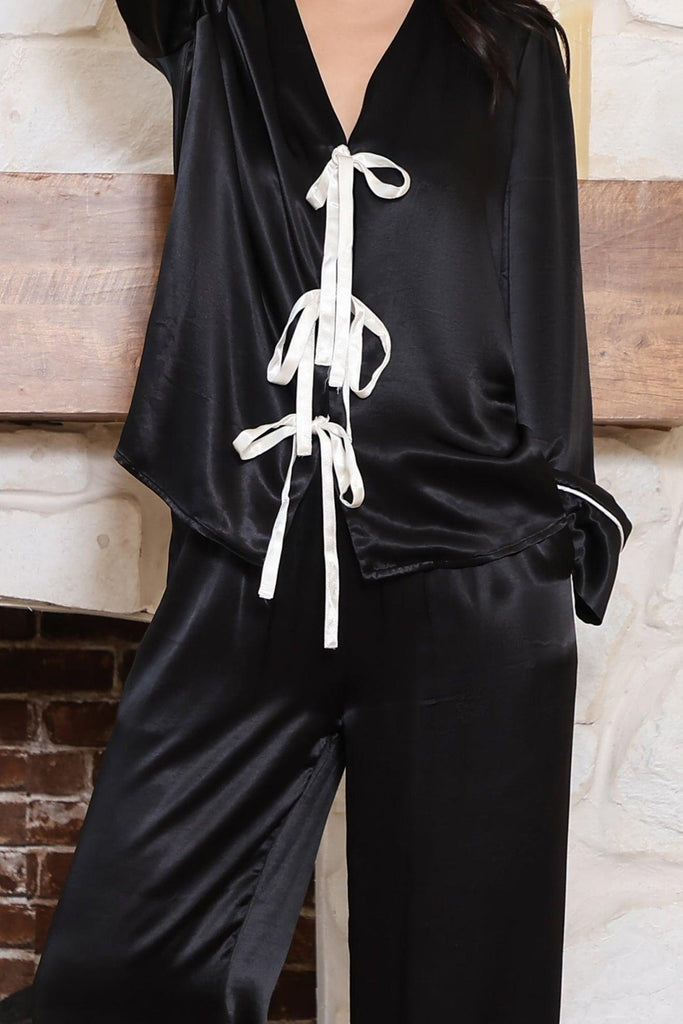 V Comfortable and glossy fabric butterfly-shaped strap cardigan pajama set | Musebree - Musebree